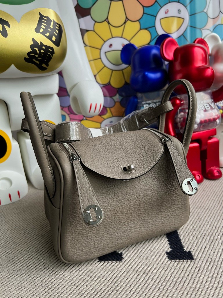 Hermès(爱马仕)Mini lindy 迷你琳迪包 Taurillon Clemence M8 沥青灰 gris ashpite 银扣 顶级手缝-拉尔森鳄鱼皮具定制 - 爱马仕包包官网 Hermès(爱马仕)Mini lindy 迷你琳迪包 Taurillon Clemence M8 沥青灰 gris ashpite 银扣 顶级手缝