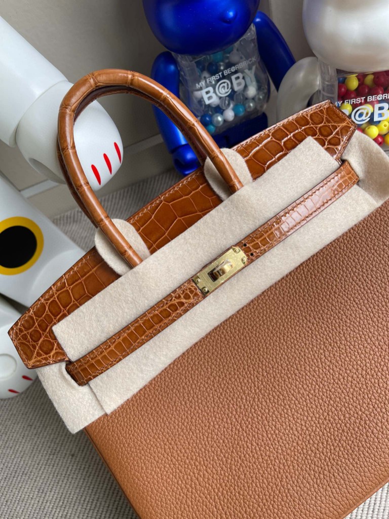 Hermès(爱马仕)Birkin Touch 系列 ck37 金棕色 拼 棕色 togo 拼 鳄鱼皮 金扣 25cm 顶级手缝-拉尔森鳄鱼皮具定制 - 爱马仕包包官网 Hermès(爱马仕)Birkin Touch 系列 ck37 金棕色 拼 棕色 togo 拼 鳄鱼皮 金扣 25cm 顶级手缝