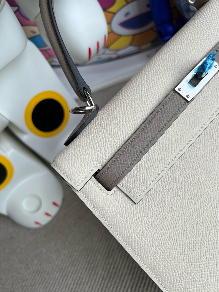 Hermès(爱马仕)Kelly 凯莉包 Epsom 原厂掌纹皮 ck10 奶昔白 拼 M8 沥青灰 银扣 25cm 马蹄印 顶级手缝-拉尔森鳄鱼皮具定制 - 爱马仕包包官网 Hermès(爱马仕)Kelly 凯莉包 Epsom 原厂掌纹皮 ck10 奶昔白 拼 M8 沥青灰 银扣 25cm 马蹄印 顶级手缝