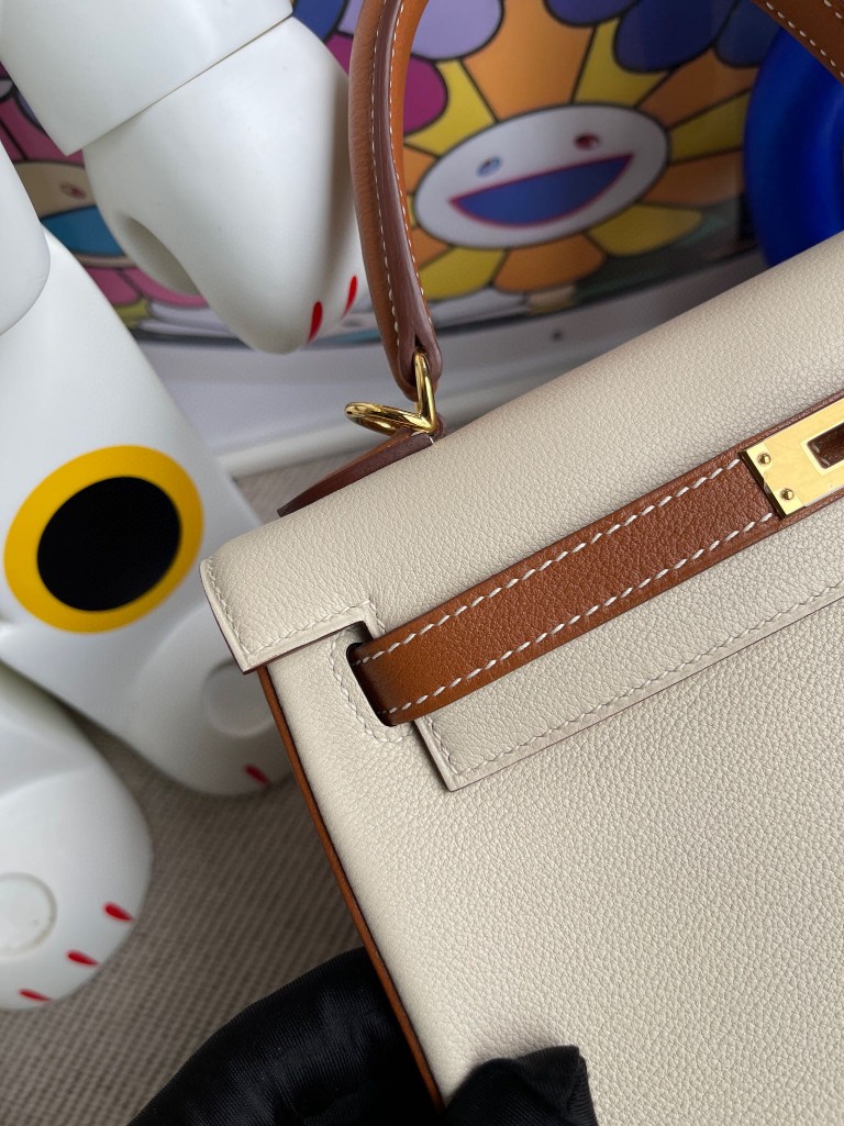 Hermès(爱马仕)Kelly 凯莉包 Evecolor ck10 奶昔白 拼 ck37 金棕色 金扣 25cm 马蹄印 顶级手缝-拉尔森鳄鱼皮具定制 - 爱马仕包包官网 Hermès(爱马仕)Kelly 凯莉包 Evecolor ck10 奶昔白 拼 ck37 金棕色 金扣 25cm 马蹄印 顶级手缝