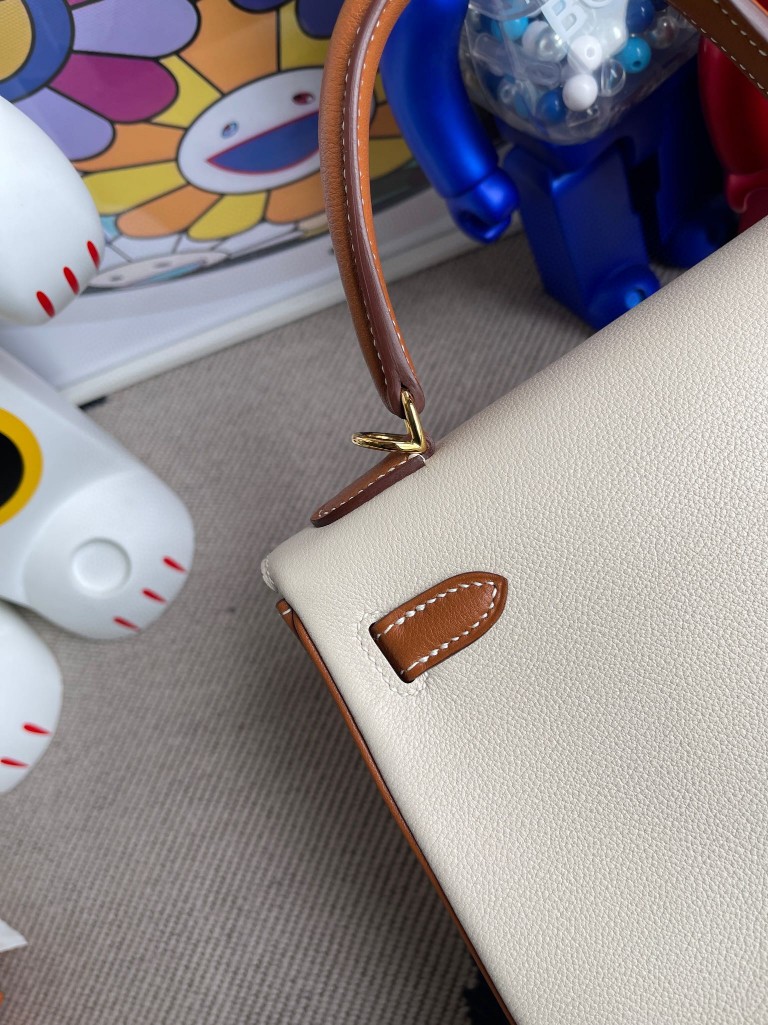 Hermès(爱马仕)Kelly 凯莉包 Evecolor ck10 奶昔白 拼 ck37 金棕色 金扣 25cm 马蹄印 顶级手缝-拉尔森鳄鱼皮具定制 - 爱马仕包包官网 Hermès(爱马仕)Kelly 凯莉包 Evecolor ck10 奶昔白 拼 ck37 金棕色 金扣 25cm 马蹄印 顶级手缝