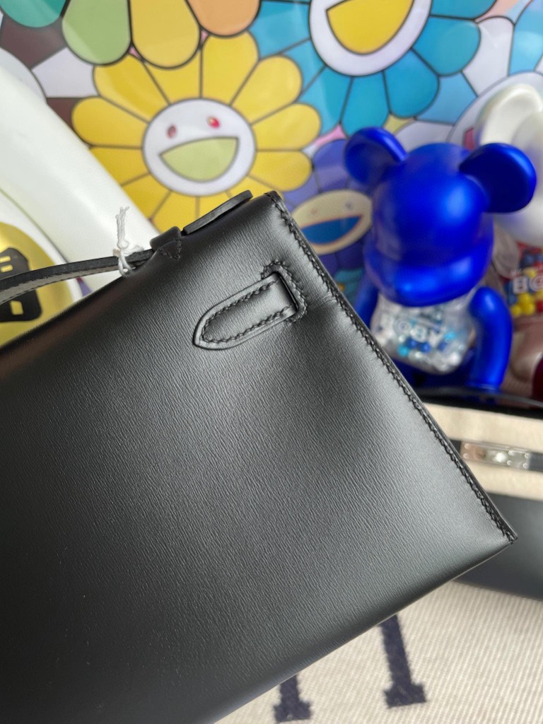 Hermès(爱马仕)Mini kelly pochette Boxcalf 黑色 Noir 金扣 22cm 手拿包 晚宴包-拉尔森鳄鱼皮具定制 - 爱马仕包包官网 Hermès(爱马仕)Mini kelly pochette Boxcalf 黑色 Noir 金扣 22cm 手拿包 晚宴包