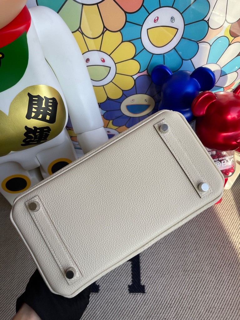 Hermès(爱马仕)Birkin 铂金包 原厂小牛皮 togo ck10 奶昔白 Craie 银扣 25cm 顶级手缝-拉尔森鳄鱼皮具定制 - 爱马仕包包官网 Hermès(爱马仕)Birkin 铂金包 原厂小牛皮 togo ck10 奶昔白 Craie 银扣 25cm 顶级手缝