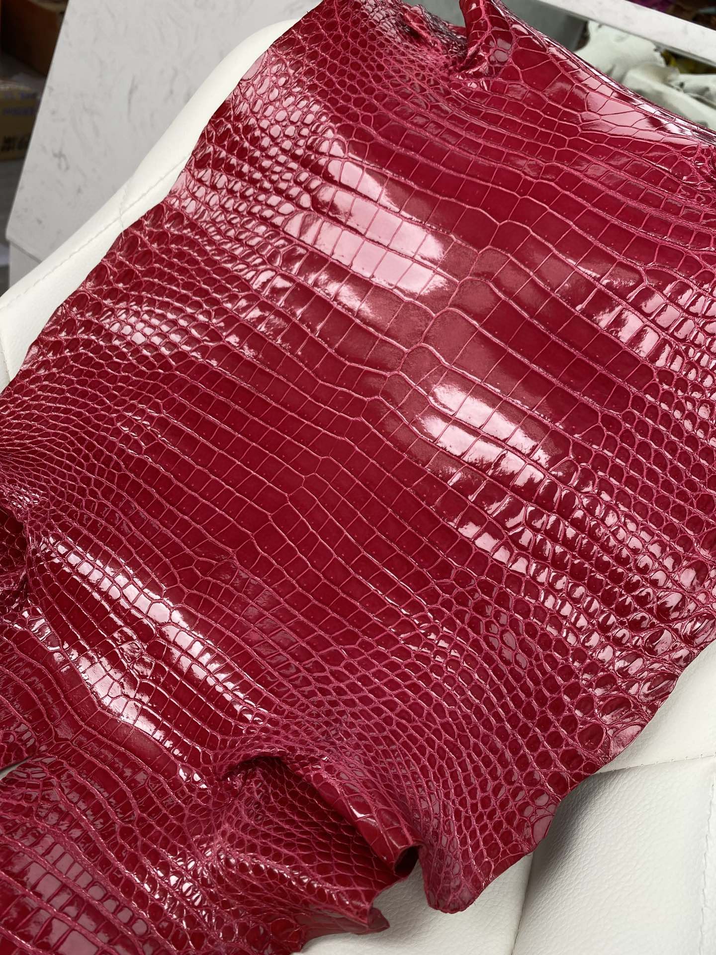 Hermès(爱马仕)新到鳄鱼 Porosus shiny 亮面澳洲湾鳄 I6 极致粉-拉尔森鳄鱼皮具定制 - 爱马仕包包官网 Hermès(爱马仕)新到鳄鱼 Porosus shiny 亮面澳洲湾鳄 I6 极致粉