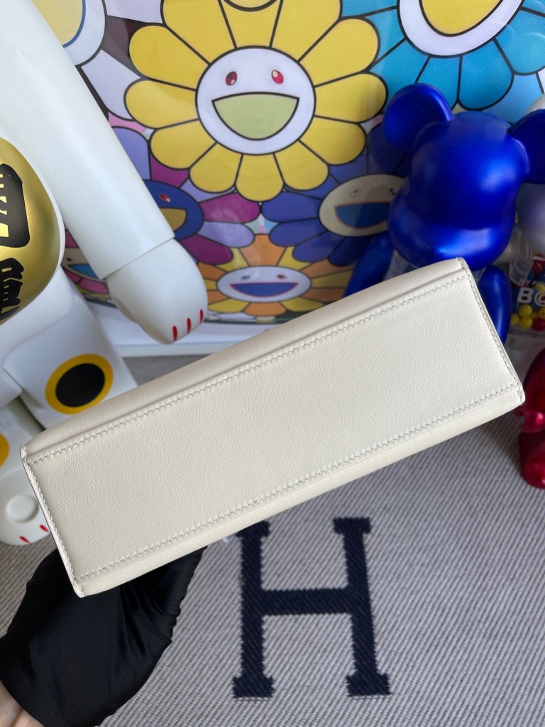 Hermès（爱马仕）Mini kelly pochette swift 8L 奶油白 金扣 手拿包 晚宴包