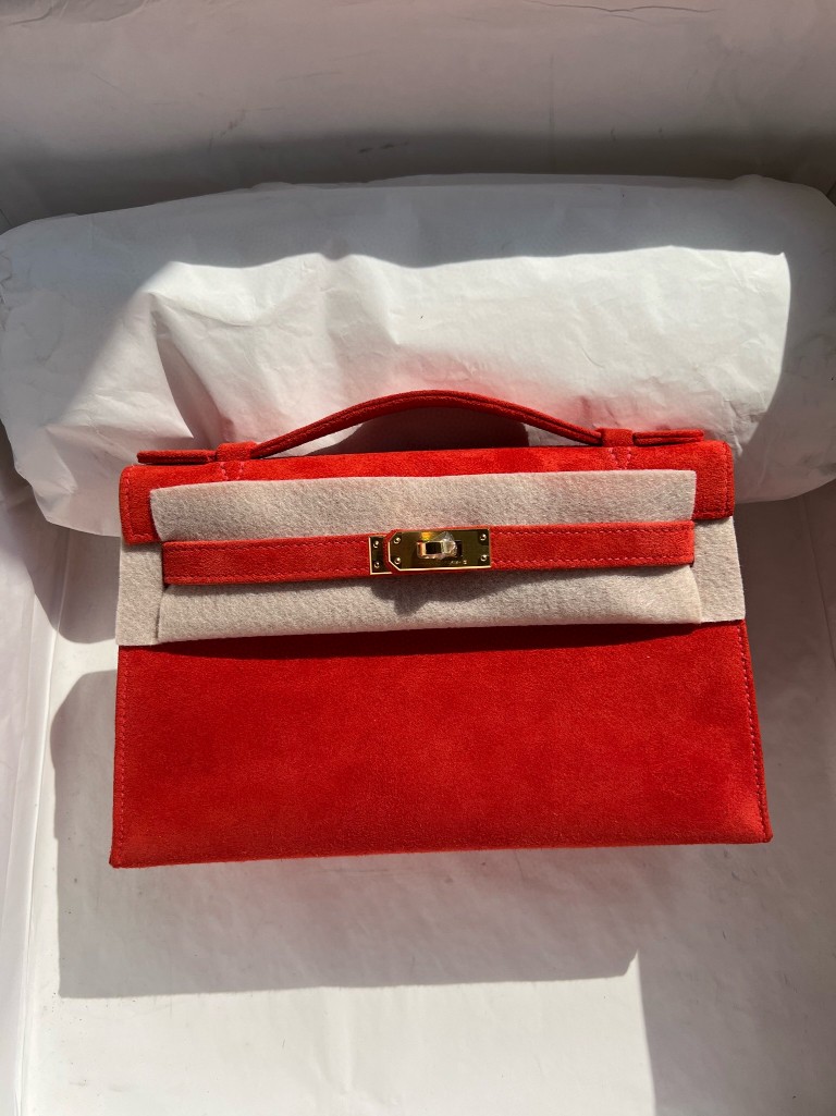Hermès(爱马仕)Mini kelly pochette 麂皮 红色 金扣 22cm 顶级手缝 手拿包 晚宴包-拉尔森鳄鱼皮具定制 - 爱马仕包包官网 Hermès(爱马仕)Mini kelly pochette 麂皮 红色 金扣 22cm 顶级手缝 手拿包 晚宴包