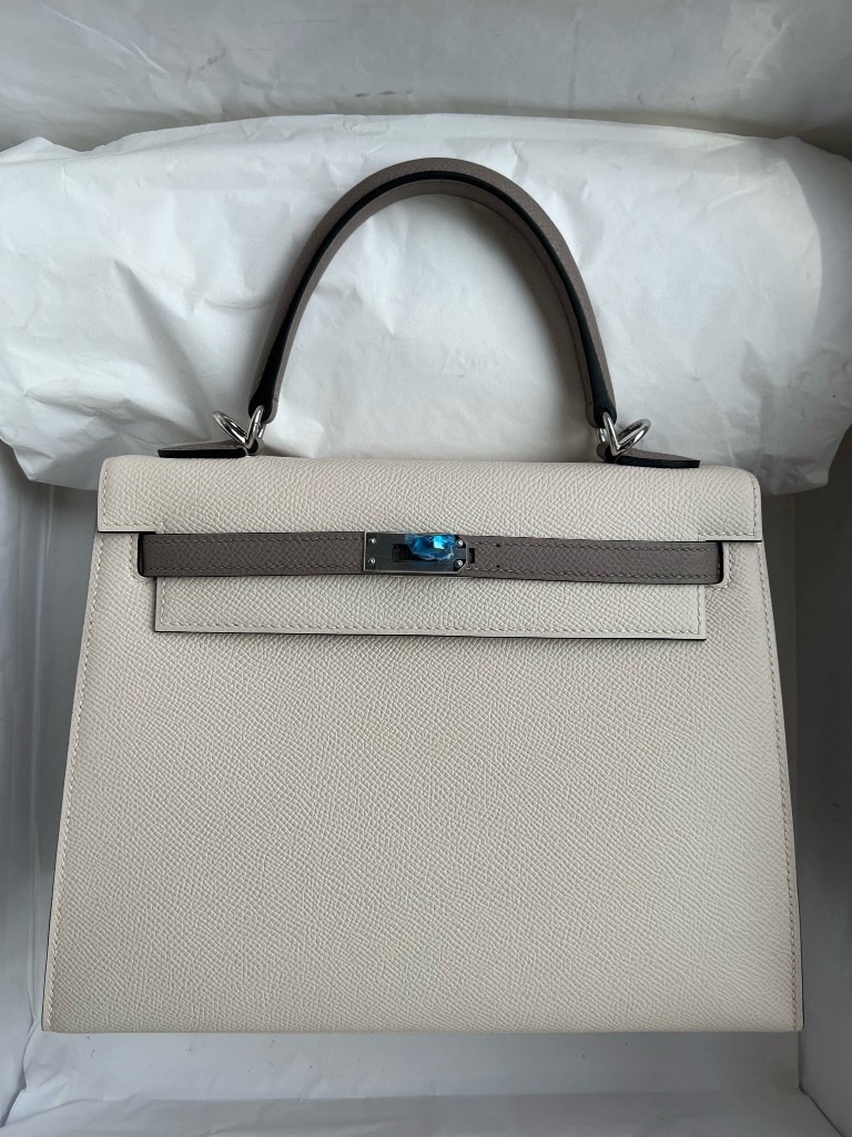 Hermès(爱马仕)Kelly 凯莉包 Epsom 原厂掌纹皮 ck10 奶昔白 拼 M8 沥青灰 银扣 25cm 马蹄印 顶级手缝-拉尔森鳄鱼皮具定制 - 爱马仕包包官网 Hermès(爱马仕)Kelly 凯莉包 Epsom 原厂掌纹皮 ck10 奶昔白 拼 M8 沥青灰 银扣 25cm 马蹄印 顶级手缝