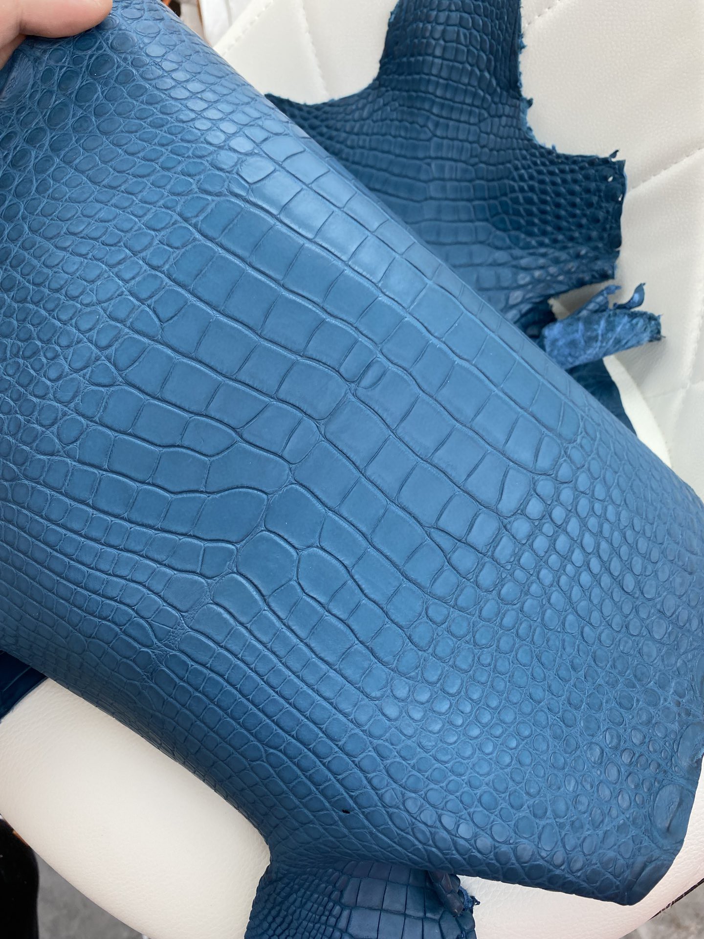 Hermès(爱马仕)新到鳄鱼 Alligator matt 雾面鳄鱼 1p 鸭子蓝-拉尔森鳄鱼皮具定制 - 爱马仕包包官网 Hermès(爱马仕)新到鳄鱼 Alligator matt 雾面鳄鱼 1p 鸭子蓝