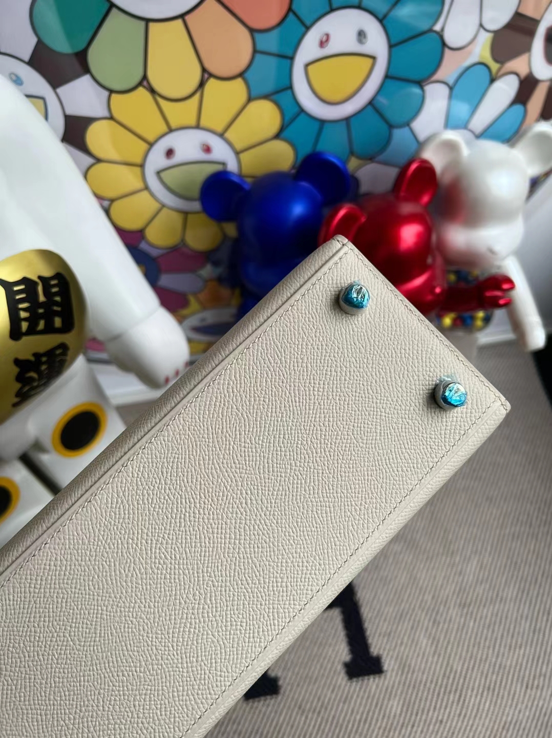 Hermès(爱马仕)Kelly 凯莉包 Epsom Ck10 奶昔白 金扣 25cm 顶级工艺 全手工缝制-拉尔森鳄鱼皮具定制 - 爱马仕包包官网 Hermès(爱马仕)Kelly 凯莉包 Epsom Ck10 奶昔白 金扣 25cm 顶级工艺 全手工缝制