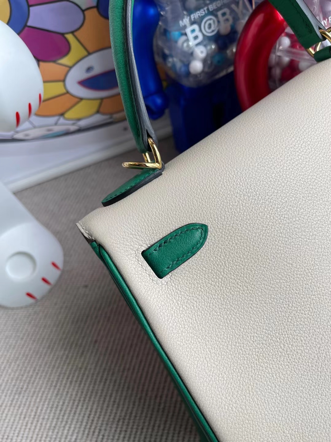 Hermès（爱马仕）Kelly 凯莉包 Hss Evercolor Ck10 奶昔白 拼 U4 丝绒绿 金扣 25cm