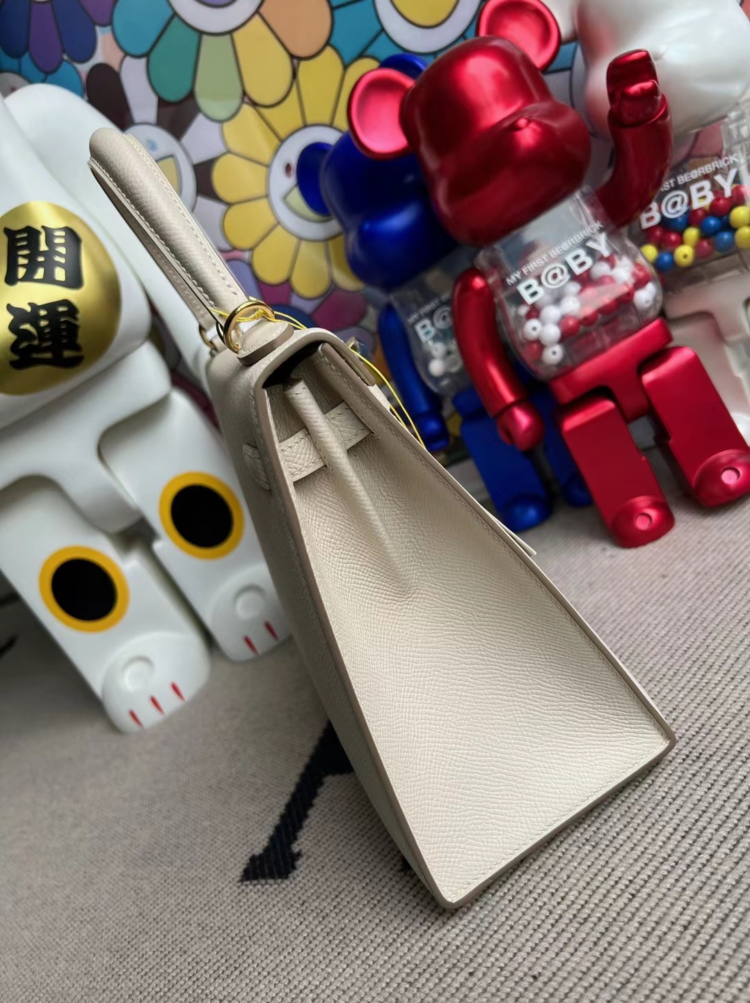 Hermès(爱马仕)Kelly 凯莉包 Epsom Ck10 奶昔白 金扣 25cm 顶级工艺 全手工缝制-拉尔森鳄鱼皮具定制 - 爱马仕包包官网 Hermès(爱马仕)Kelly 凯莉包 Epsom Ck10 奶昔白 金扣 25cm 顶级工艺 全手工缝制