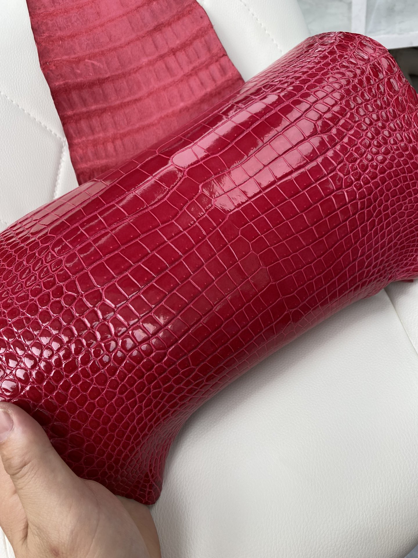 Hermès(爱马仕)新到鳄鱼 Porosus shiny 亮面澳洲湾鳄 I6 极致粉-拉尔森鳄鱼皮具定制 - 爱马仕包包官网 Hermès(爱马仕)新到鳄鱼 Porosus shiny 亮面澳洲湾鳄 I6 极致粉