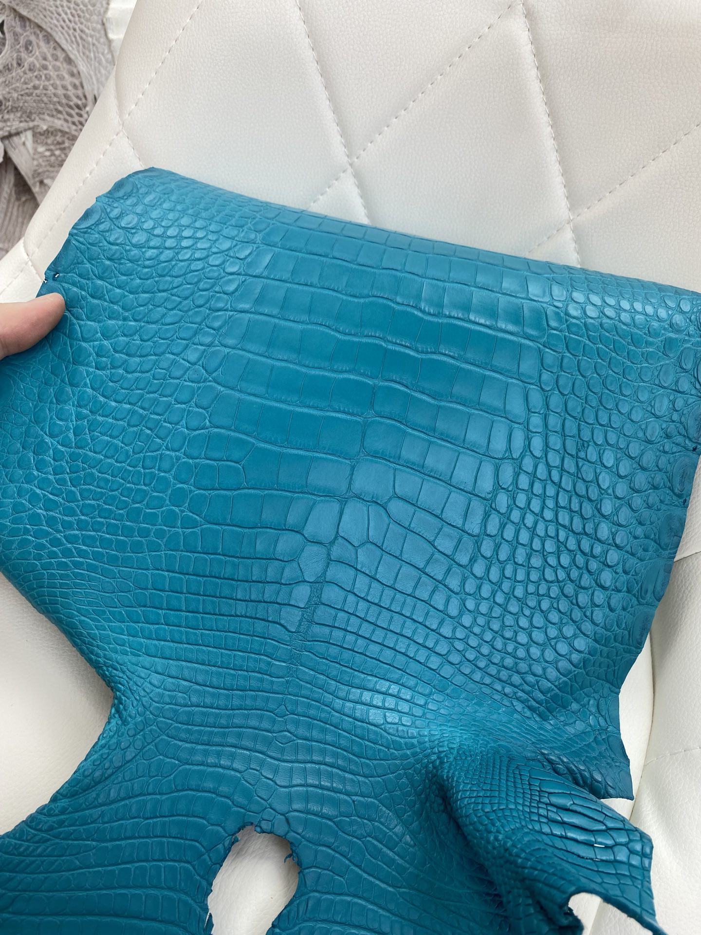 Hermès(爱马仕)新到鳄鱼 Alligator matt 雾面鳄鱼 7F 孔雀蓝-拉尔森鳄鱼皮具定制 - 爱马仕包包官网 Hermès(爱马仕)新到鳄鱼 Alligator matt 雾面鳄鱼 7F 孔雀蓝
