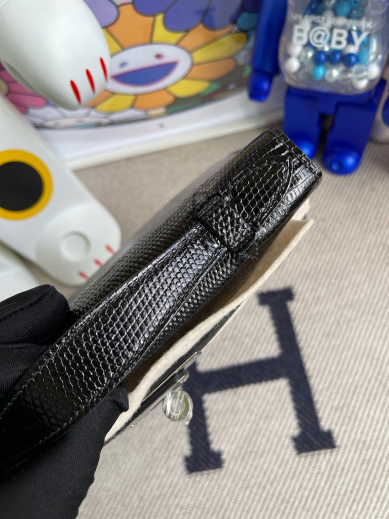 Hermès(爱马仕)Mini pochette Lizard 进口亮面蜥蜴 ck89 黑色 Noir 银扣 22cm 顶级手缝-拉尔森鳄鱼皮具定制 - 爱马仕包包官网 Hermès(爱马仕)Mini pochette Lizard 进口亮面蜥蜴 ck89 黑色 Noir 银扣 22cm 顶级手缝