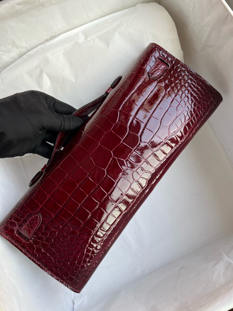 Hermès(爱马仕)Kelly cut Porosus shiny 亮面鳄鱼 ck57 波尔多酒红 金扣 31cm 顶级手缝 手拿包 晚宴包-拉尔森鳄鱼皮具定制 - 爱马仕包包官网 Hermès(爱马仕)Kelly cut Porosus shiny 亮面鳄鱼 ck57 波尔多酒红 金扣 31cm 顶级手缝 手拿包 晚宴包