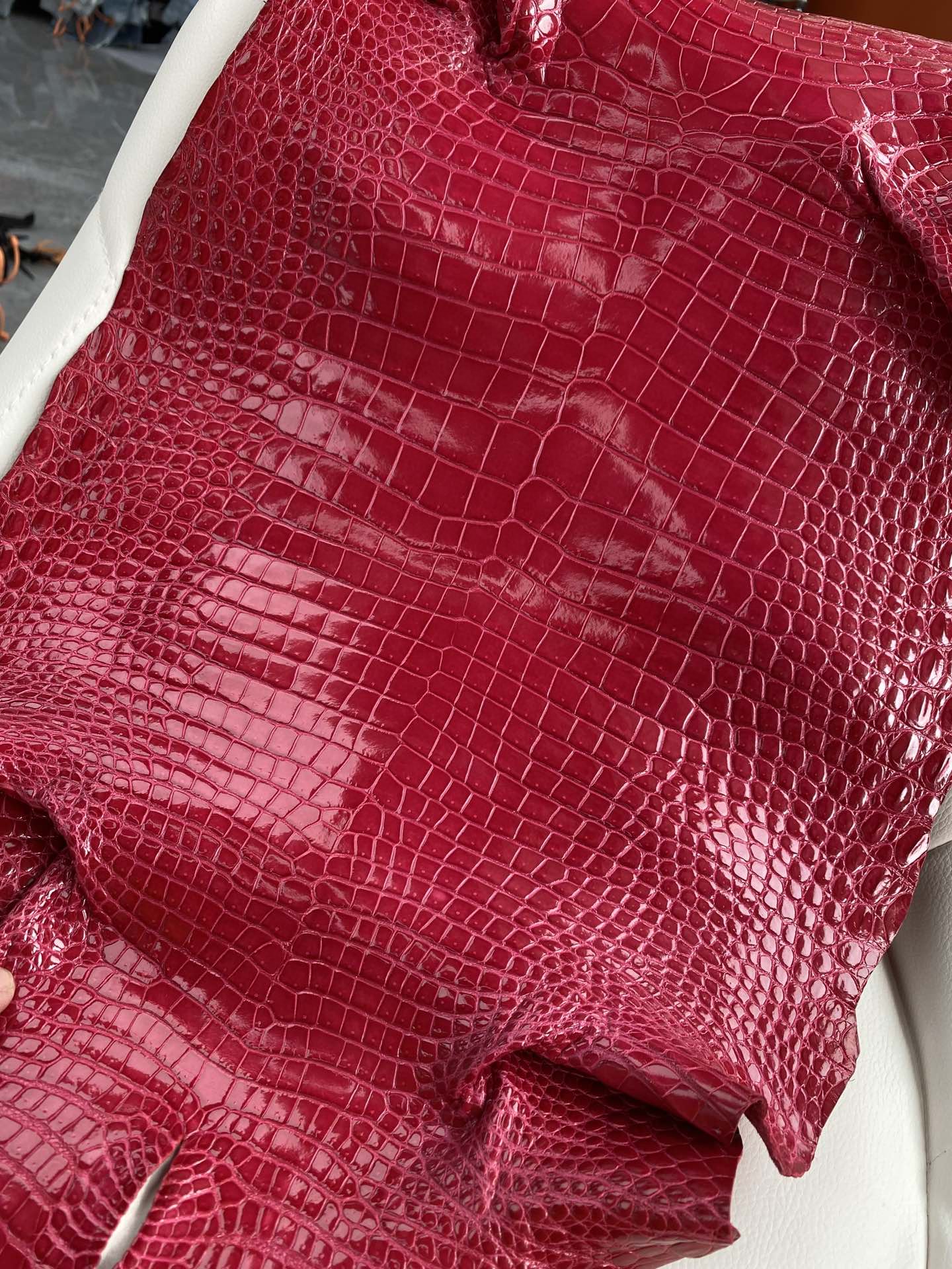 Hermès(爱马仕)新到鳄鱼 Porosus shiny 亮面澳洲湾鳄 I6 极致粉-拉尔森鳄鱼皮具定制 - 爱马仕包包官网 Hermès(爱马仕)新到鳄鱼 Porosus shiny 亮面澳洲湾鳄 I6 极致粉