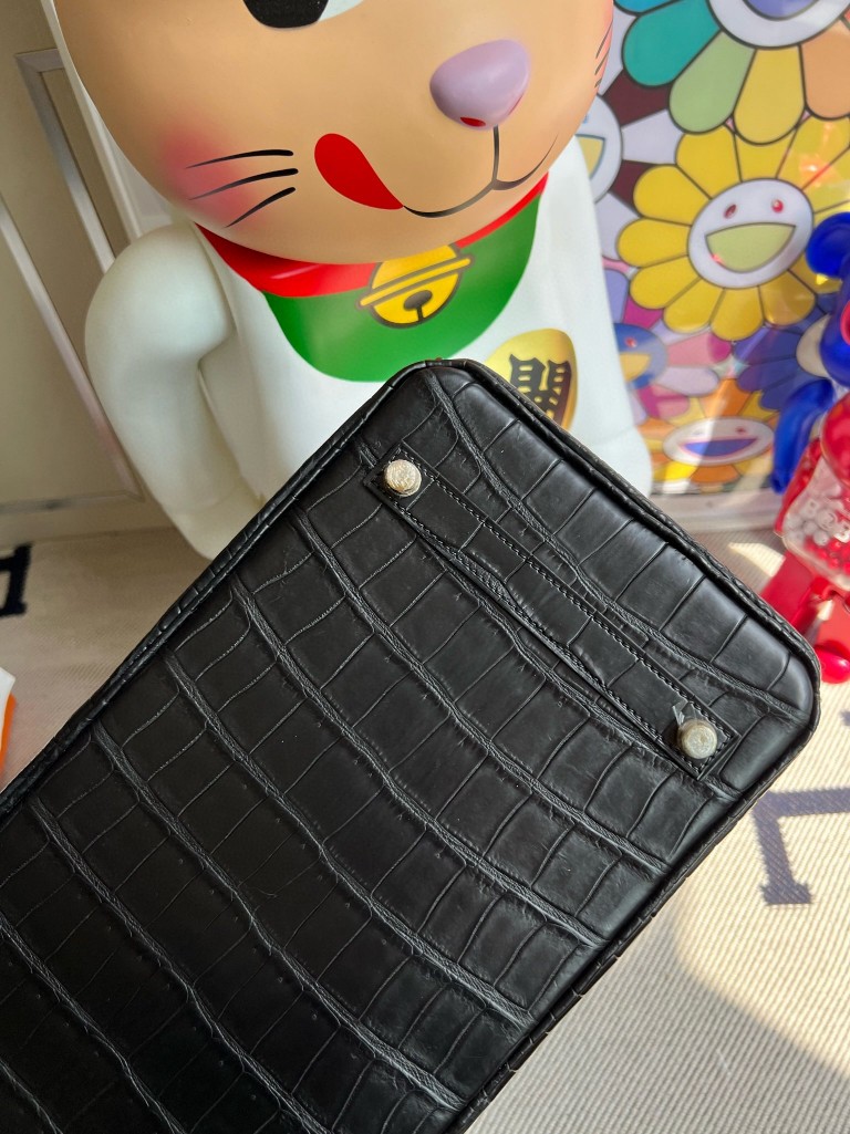 Hermès(爱马仕)Birkin 铂金包 Porosus matt 雾面澳洲湾鳄 ck89 黑色 Noir 金扣 35cm 顶级手缝-拉尔森鳄鱼皮具定制 - 爱马仕包包官网 Hermès(爱马仕)Birkin 铂金包 Porosus matt 雾面澳洲湾鳄 ck89 黑色 Noir 金扣 35cm 顶级手缝