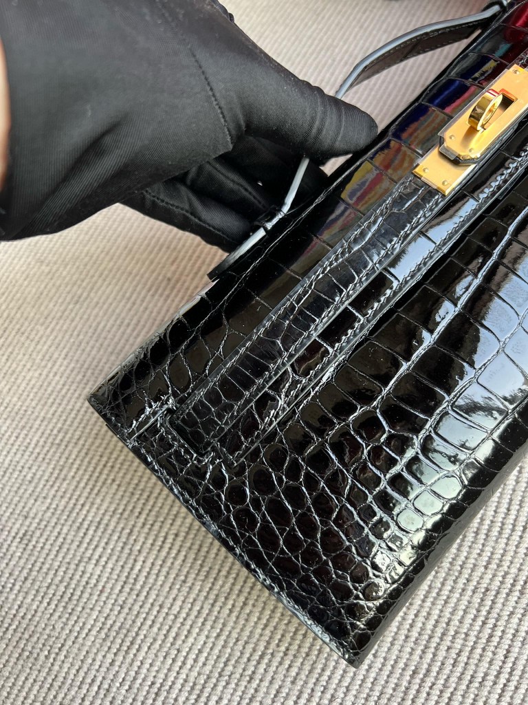 Hermès(爱马仕)Kelly cut Porosus shiny 亮面鳄鱼 ck89 黑色 Noir 金扣 31cm 顶级手缝 手拿包 晚宴包-拉尔森鳄鱼皮具定制 - 爱马仕包包官网 Hermès(爱马仕)Kelly cut Porosus shiny 亮面鳄鱼 ck89 黑色 Noir 金扣 31cm 顶级手缝 手拿包 晚宴包