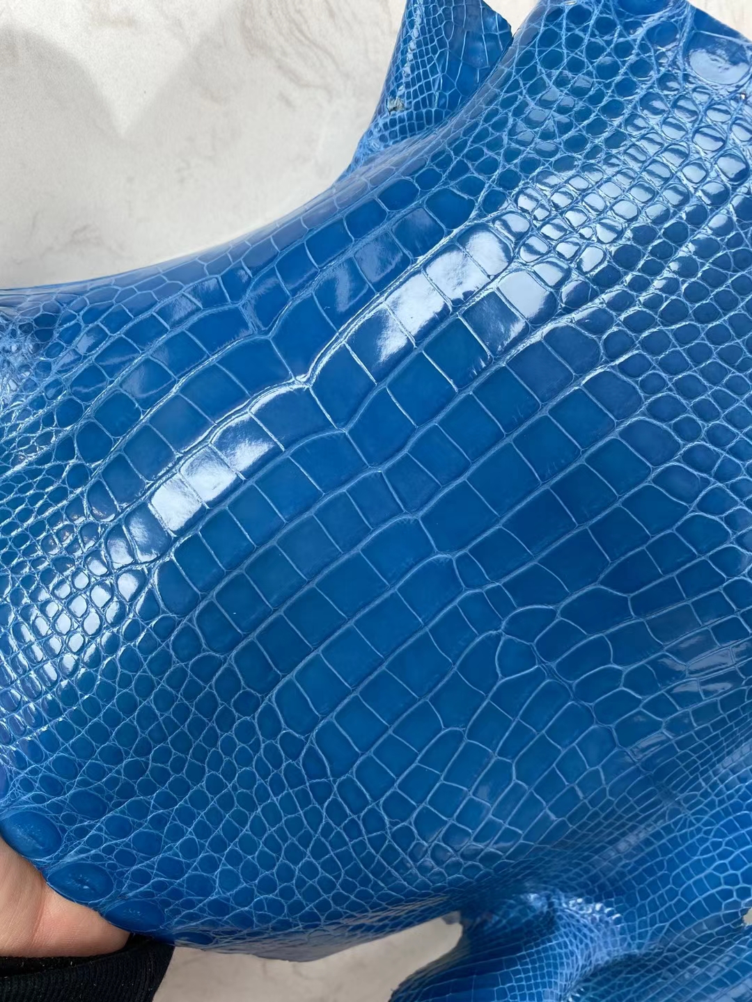 Hermès（爱马仕）新到皮 亮面美洲鳄鱼 7W 伊兹密尔蓝 Shiny Alligator Crocodile