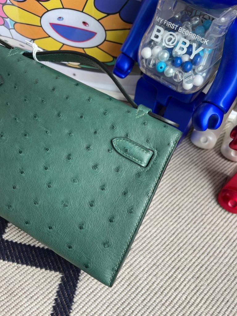 Hermès(爱马仕)Mini kelly pochette Ostrich kk 鸵鸟 Z6 孔雀绿 malachite 金扣 22cm 手拿包 晚宴包-拉尔森鳄鱼皮具定制 - 爱马仕包包官网 Hermès(爱马仕)Mini kelly pochette Ostrich kk 鸵鸟 Z6 孔雀绿 malachite 金扣 22cm 手拿包 晚宴包