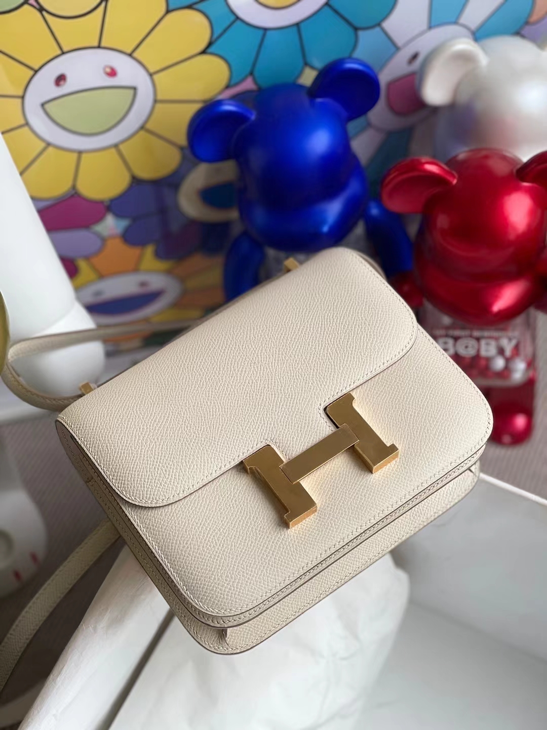 Hermès(爱马仕)Constance 康斯坦斯 Epsom Ck10 奶昔白 金扣 19cm Stock-拉尔森鳄鱼皮具定制 - 爱马仕包包官网 Hermès(爱马仕)Constance 康斯坦斯 Epsom Ck10 奶昔白 金扣 19cm Stock