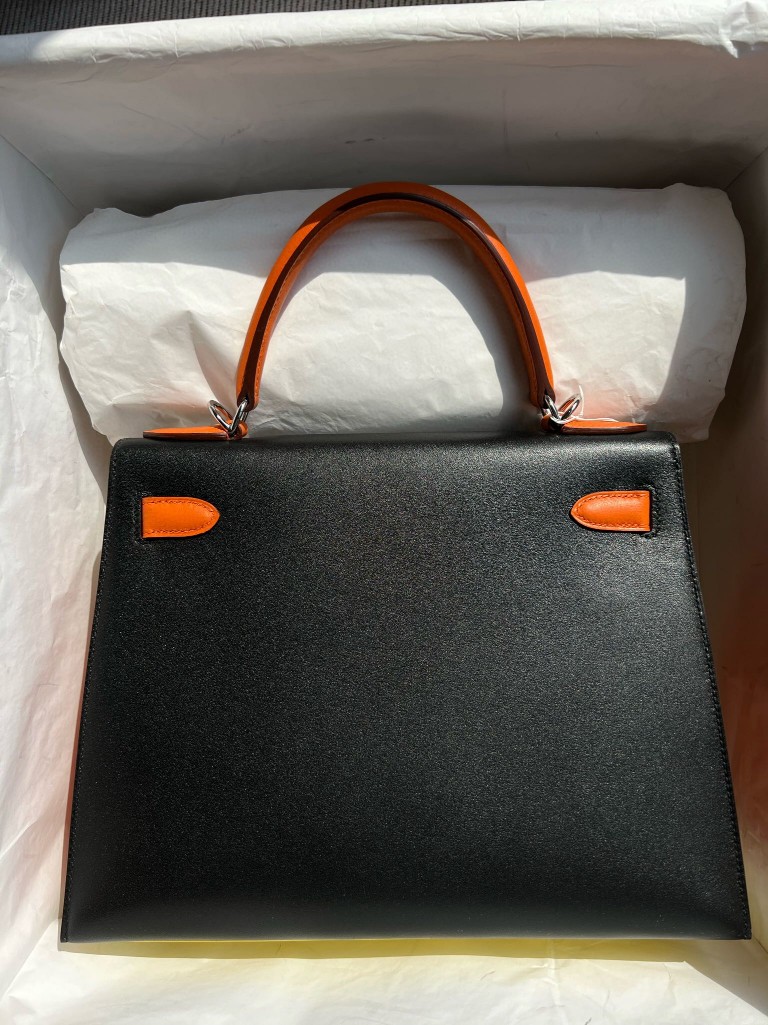 Hermès(爱马仕)Kelly 凯莉包 Swift 柠檬黄 拼 黑色 拼 火焰橙 银扣 马蹄印 28cm 顶级手缝-拉尔森鳄鱼皮具定制 - 爱马仕包包官网 Hermès(爱马仕)Kelly 凯莉包 Swift 柠檬黄 拼 黑色 拼 火焰橙 银扣 马蹄印 28cm 顶级手缝