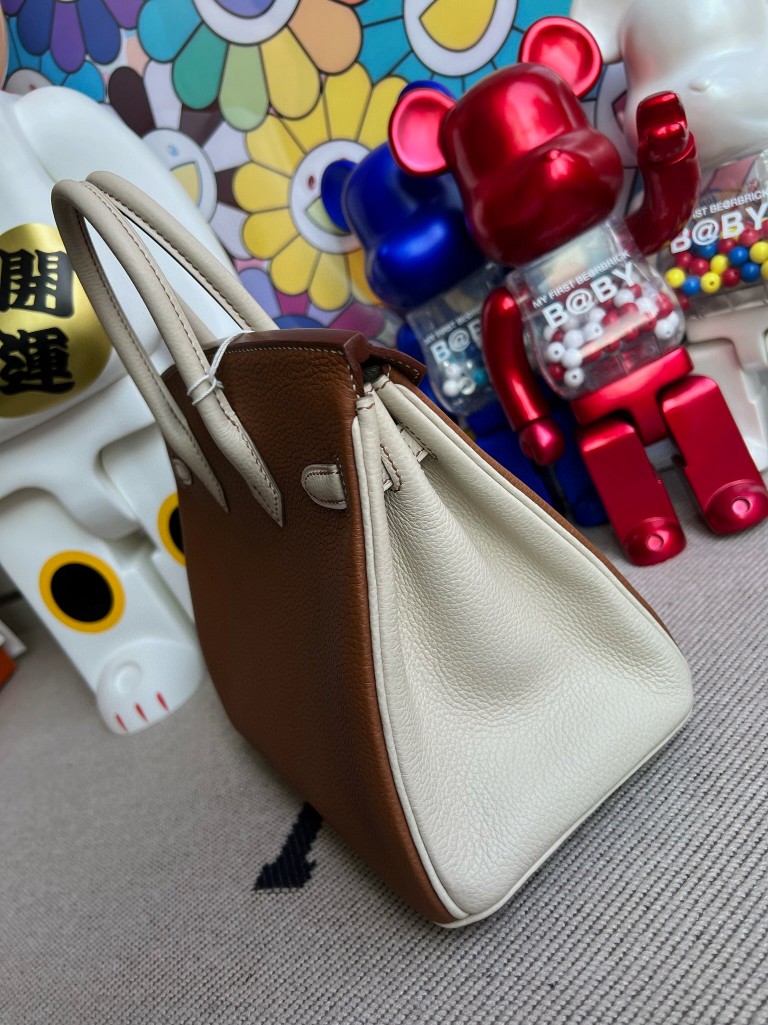 Hermès(爱马仕)Birkin 铂金包 原厂小牛皮 togo ck37 金棕色 Gold 拼 奶昔白 金扣 马蹄印 25cm 顶级手缝-拉尔森鳄鱼皮具定制 - 爱马仕包包官网 Hermès(爱马仕)Birkin 铂金包 原厂小牛皮 togo ck37 金棕色 Gold 拼 奶昔白 金扣 马蹄印 25cm 顶级手缝