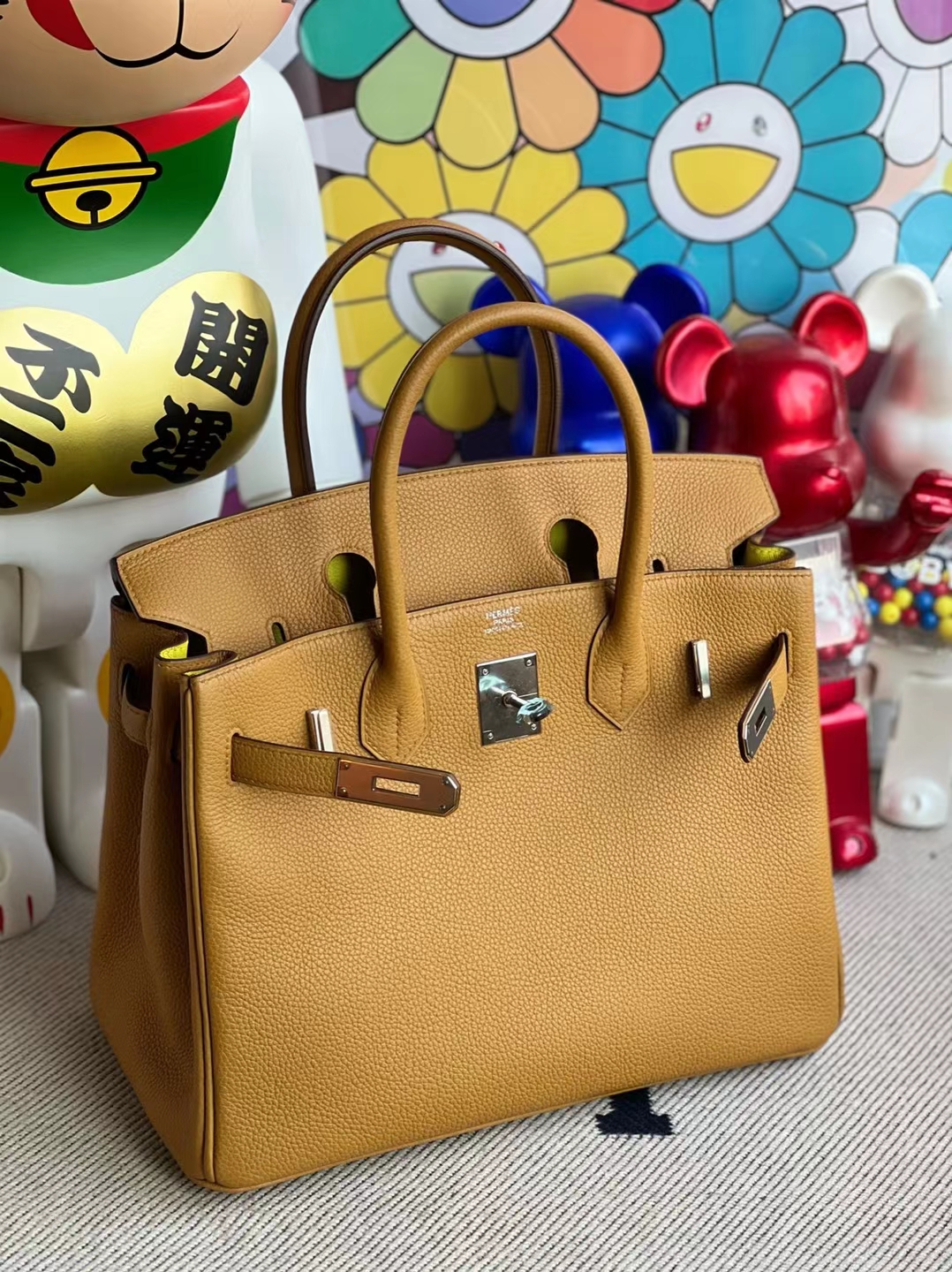 Hermès(爱马仕)Birkin 铂金包 Togo 2S 芝麻色 内拼 9R 柠檬黄 银扣 30cm Stock-拉尔森鳄鱼皮具定制 - 爱马仕包包官网 Hermès(爱马仕)Birkin 铂金包 Togo 2S 芝麻色 内拼 9R 柠檬黄 银扣 30cm Stock
