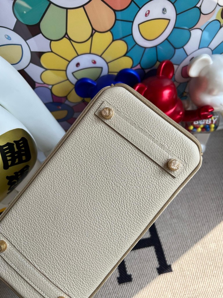 Hermès(爱马仕)Birkin 铂金包 原厂小牛皮 togo 奶昔白 拼 风衣灰 磨砂金扣 马蹄印 25cm 顶级手缝-拉尔森鳄鱼皮具定制 - 爱马仕包包官网 Hermès(爱马仕)Birkin 铂金包 原厂小牛皮 togo 奶昔白 拼 风衣灰 磨砂金扣 马蹄印 25cm 顶级手缝