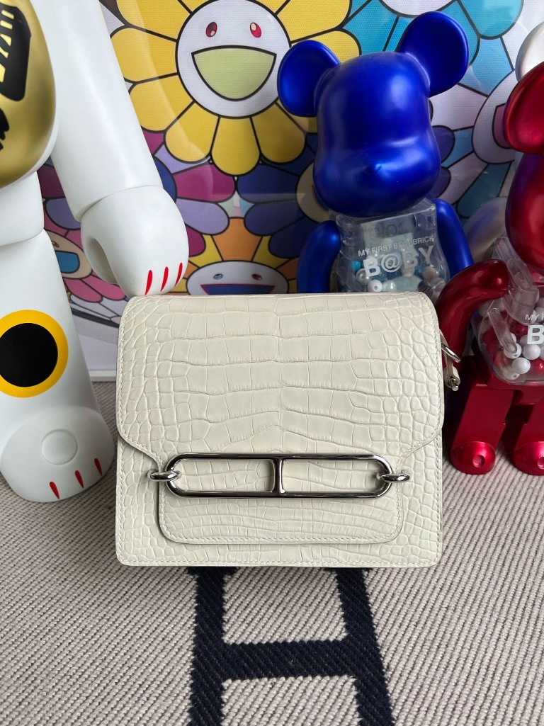 Hermès(爱马仕)Roulis 猪鼻子 Alligator matt 雾面鳄鱼 8L 奶油白 Beton 银扣 18cm 顶级手缝-拉尔森鳄鱼皮具定制 - 爱马仕包包官网 Hermès(爱马仕)Roulis 猪鼻子 Alligator matt 雾面鳄鱼 8L 奶油白 Beton 银扣 18cm 顶级手缝