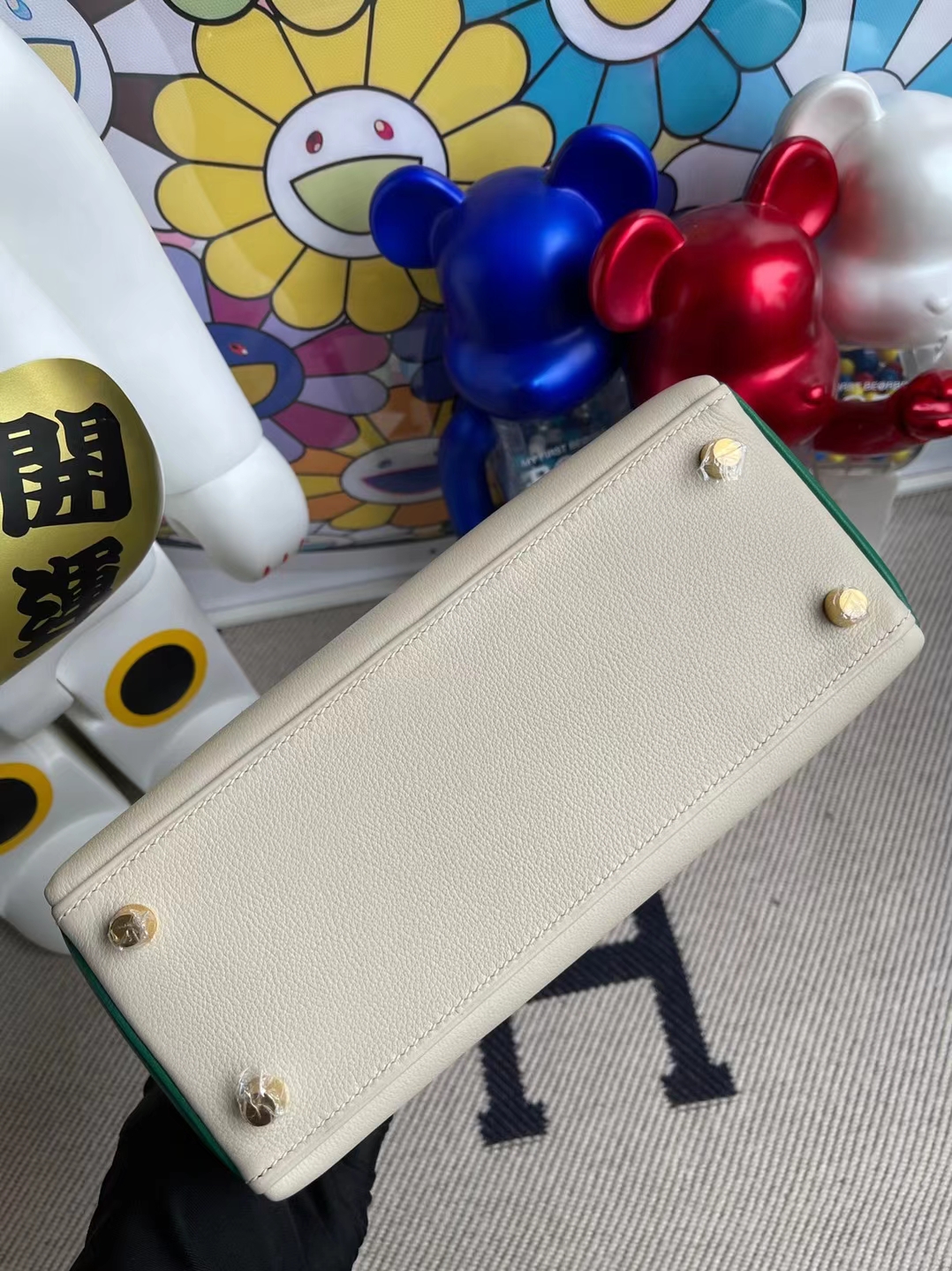 Hermès（爱马仕）Kelly 凯莉包 Hss Evercolor Ck10 奶昔白 拼 U4 丝绒绿 金扣 25cm