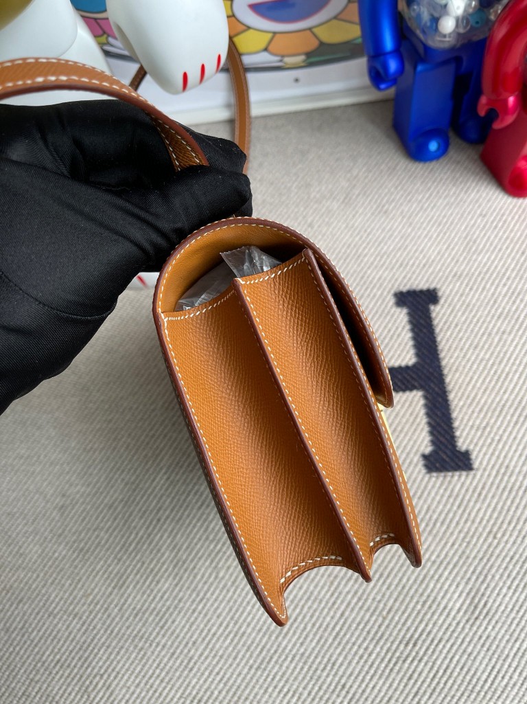 Hermès(爱马仕)Constance 康斯坦斯 Epsom 原厂掌纹皮 ck37 金棕 Gold 金扣 18cm 顶级手缝-拉尔森鳄鱼皮具定制 - 爱马仕包包官网 Hermès(爱马仕)Constance 康斯坦斯 Epsom 原厂掌纹皮 ck37 金棕 Gold 金扣 18cm 顶级手缝