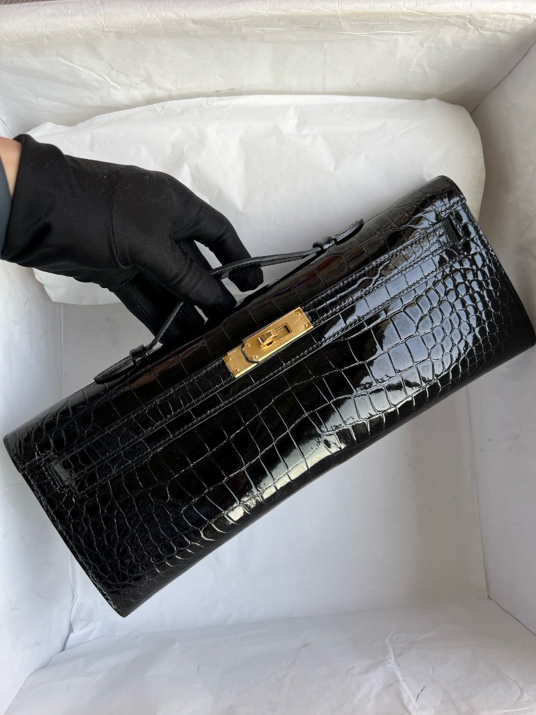 Hermès(爱马仕)Kelly cut Porosus shiny 亮面鳄鱼 ck89 黑色 Noir 金扣 31cm 顶级手缝 手拿包 晚宴包-拉尔森鳄鱼皮具定制 - 爱马仕包包官网 Hermès(爱马仕)Kelly cut Porosus shiny 亮面鳄鱼 ck89 黑色 Noir 金扣 31cm 顶级手缝 手拿包 晚宴包