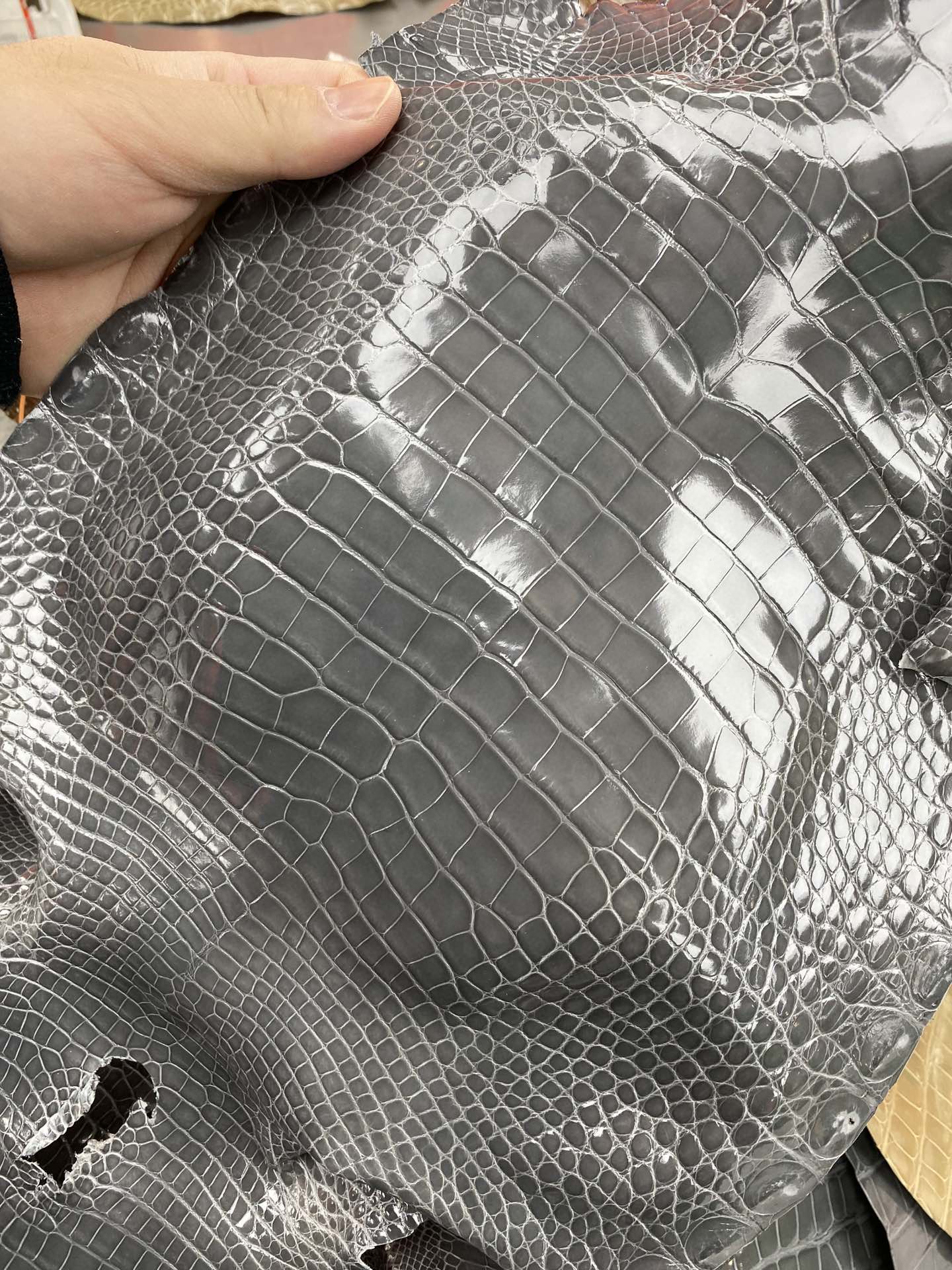 Hermès（爱马仕）新到鳄鱼 锡器灰 可定制