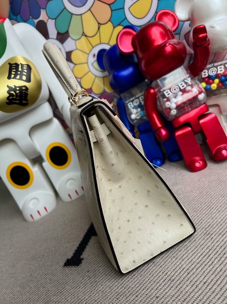 Hermès(爱马仕)Kelly 凯莉包 Ostrich kk 鸵鸟 3C 羊毛白 金扣 25cm 顶级手缝-拉尔森鳄鱼皮具定制 - 爱马仕包包官网 Hermès(爱马仕)Kelly 凯莉包 Ostrich kk 鸵鸟 3C 羊毛白 金扣 25cm 顶级手缝