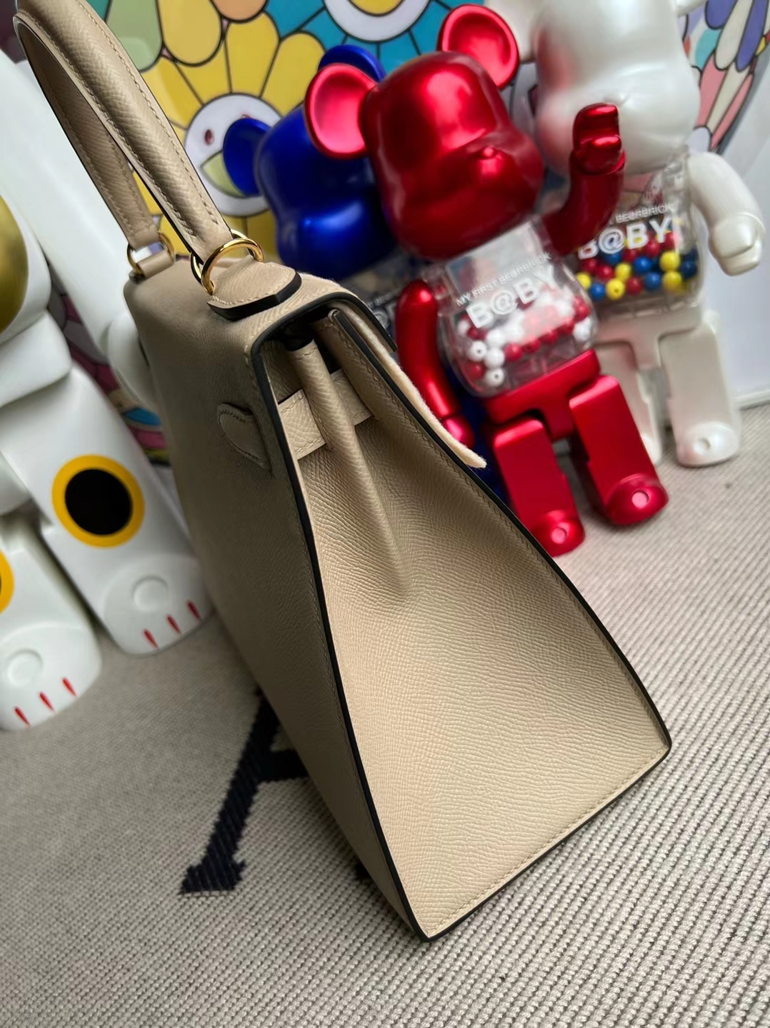 Hermès(爱马仕)Kelly 凯莉包 Epsom S2 风衣灰 金扣 28cm 顶级工艺 全手工缝制-拉尔森鳄鱼皮具定制 - 爱马仕包包官网 Hermès(爱马仕)Kelly 凯莉包 Epsom S2 风衣灰 金扣 28cm 顶级工艺 全手工缝制