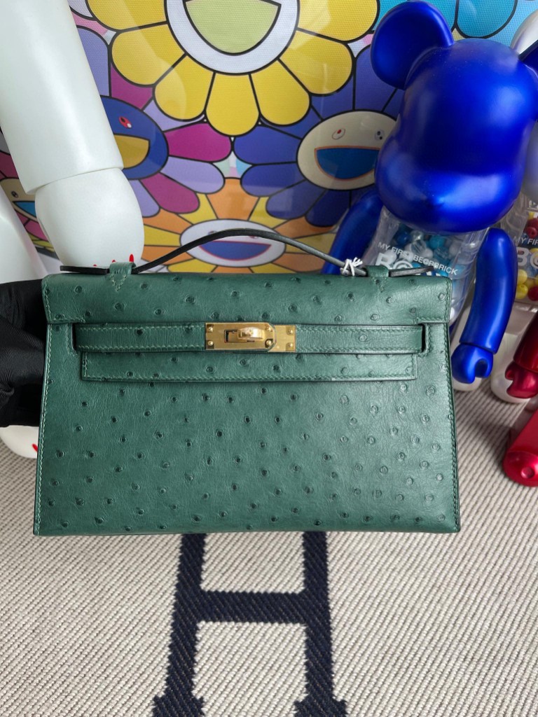 Hermès(爱马仕)Mini kelly pochette Ostrich kk 鸵鸟 Z6 孔雀绿 malachite 金扣 22cm 手拿包 晚宴包-拉尔森鳄鱼皮具定制 - 爱马仕包包官网 Hermès(爱马仕)Mini kelly pochette Ostrich kk 鸵鸟 Z6 孔雀绿 malachite 金扣 22cm 手拿包 晚宴包