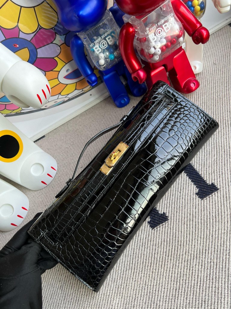 Hermès(爱马仕)Kelly cut Porosus shiny 亮面鳄鱼 ck89 黑色 Noir 金扣 31cm 顶级手缝 手拿包 晚宴包-拉尔森鳄鱼皮具定制 - 爱马仕包包官网 Hermès(爱马仕)Kelly cut Porosus shiny 亮面鳄鱼 ck89 黑色 Noir 金扣 31cm 顶级手缝 手拿包 晚宴包