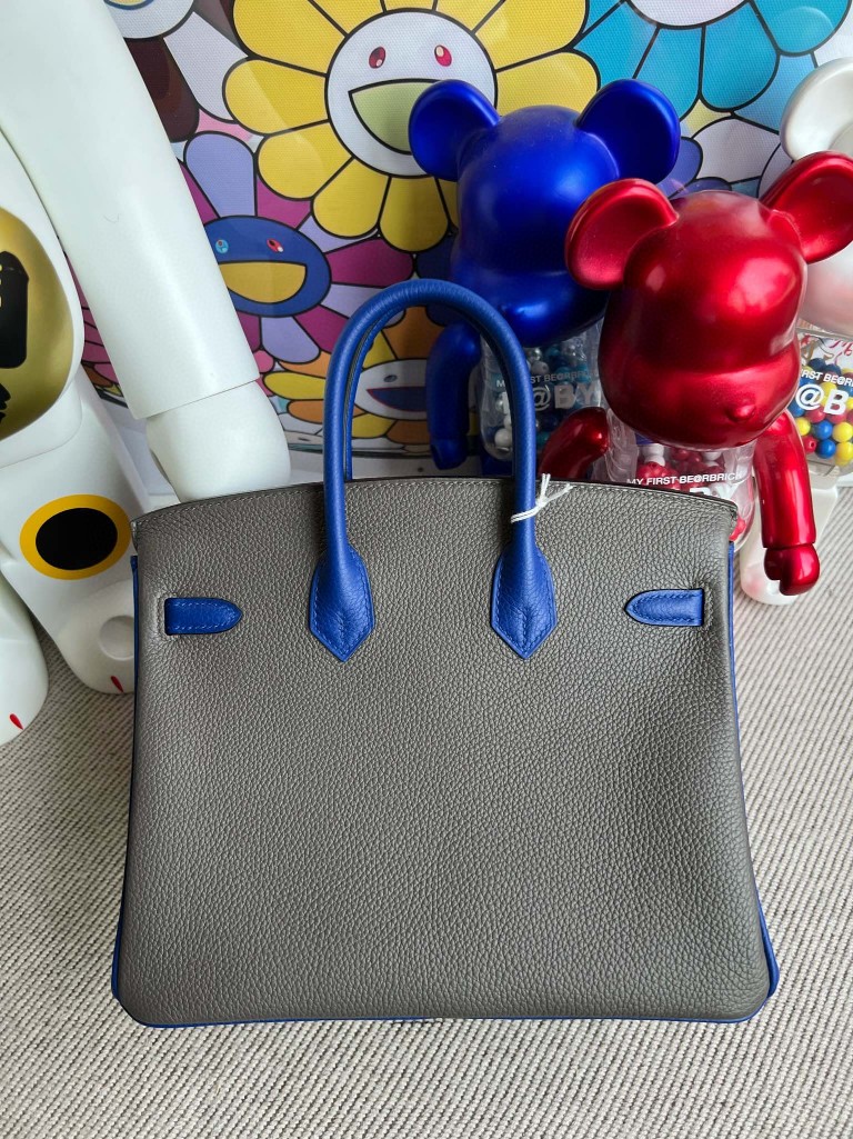 Hermès(爱马仕)Birkin 铂金包 原厂小牛皮 togo 8F 锡器灰 拼 琉璃蓝 金扣 马蹄印 25cm 顶级手缝-拉尔森鳄鱼皮具定制 - 爱马仕包包官网 Hermès(爱马仕)Birkin 铂金包 原厂小牛皮 togo 8F 锡器灰 拼 琉璃蓝 金扣 马蹄印 25cm 顶级手缝