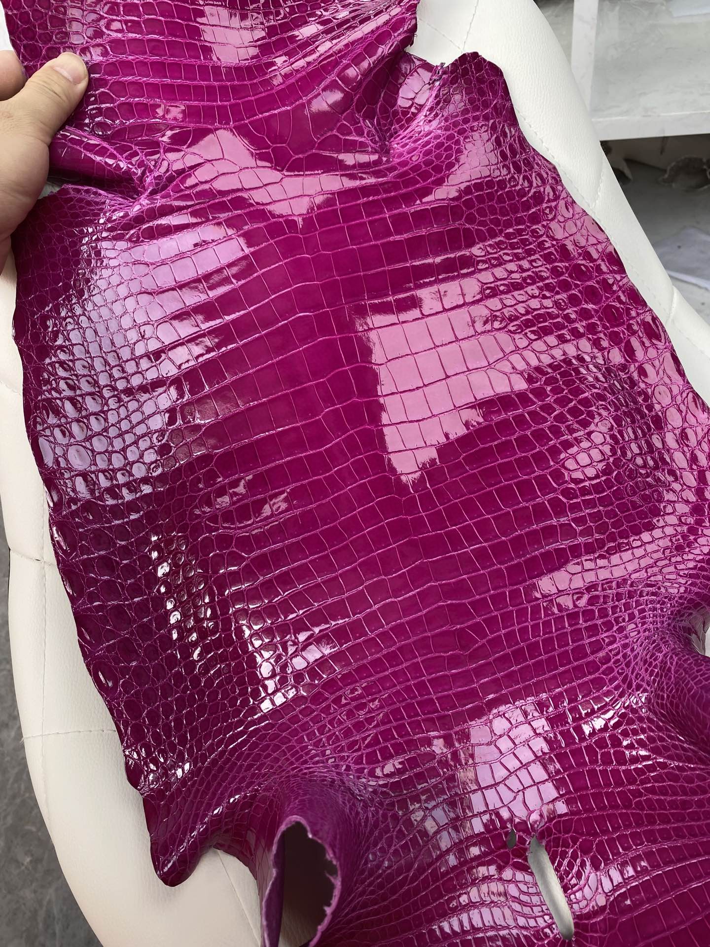 Hermès（爱马仕）新到鳄鱼 Porosus shiny 亮面澳洲湾鳄 J5 天方夜谭粉紫