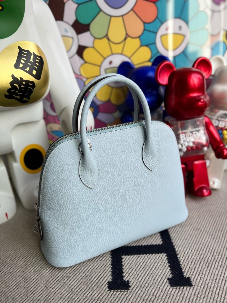 Hermès(爱马仕)Bolide 保龄球包 Epsom 雾蓝色 内拼 奶油白 银扣 25cm 顶级手缝-拉尔森鳄鱼皮具定制 - 爱马仕包包官网 Hermès(爱马仕)Bolide 保龄球包 Epsom 雾蓝色 内拼 奶油白 银扣 25cm 顶级手缝