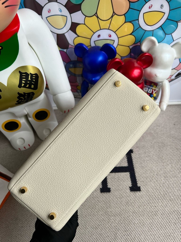 Hermès(爱马仕)Kelly 凯莉包 原厂小牛皮 togo ck10 奶昔白 Craie 金扣 28cm 顶级手缝-拉尔森鳄鱼皮具定制 - 爱马仕包包官网 Hermès(爱马仕)Kelly 凯莉包 原厂小牛皮 togo ck10 奶昔白 Craie 金扣 28cm 顶级手缝