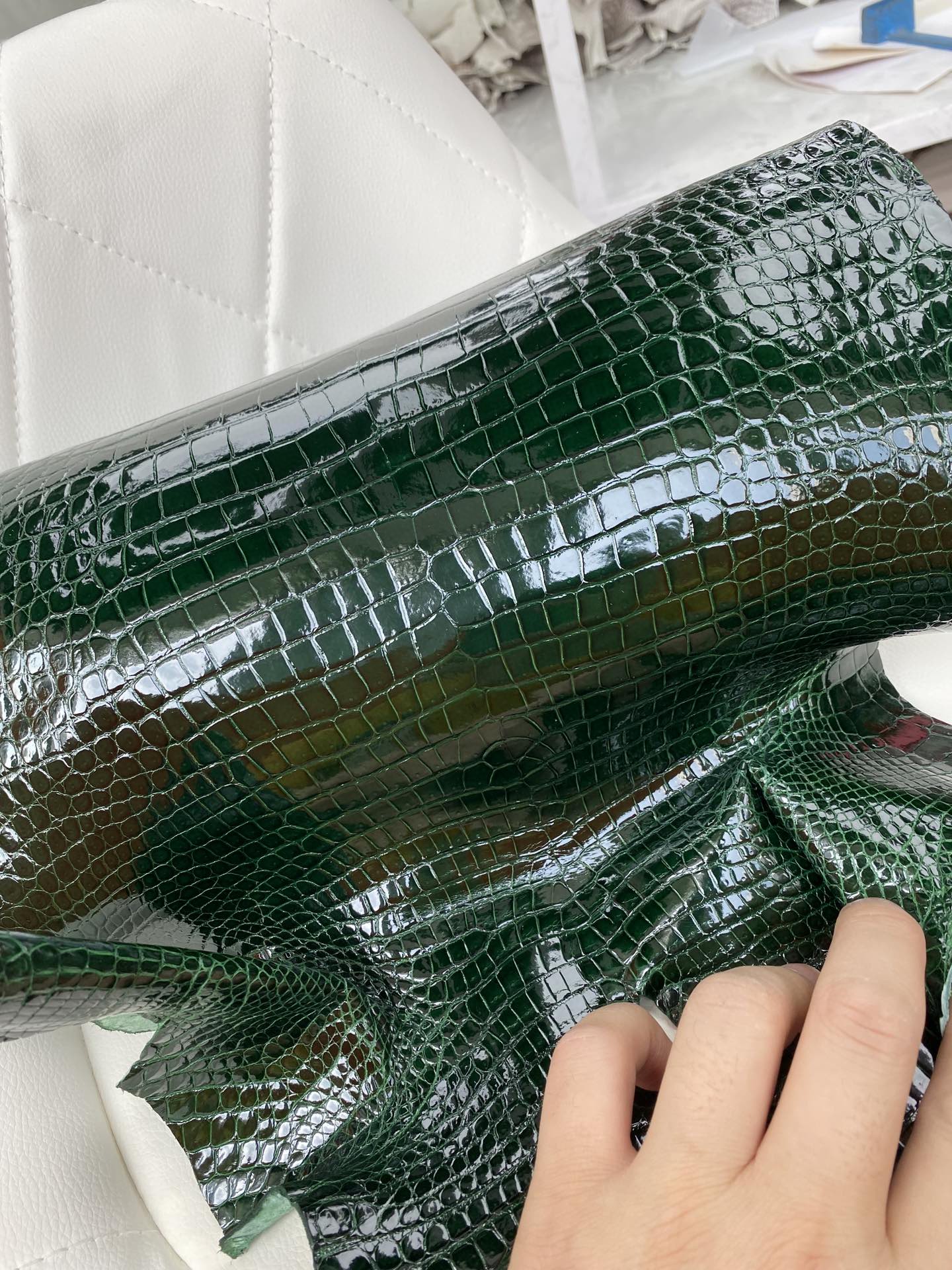 Hermès(爱马仕)新到鳄鱼 Porosus shiny 亮面澳洲湾鳄 ck67 祖母绿-拉尔森鳄鱼皮具定制 - 爱马仕包包官网 Hermès(爱马仕)新到鳄鱼 Porosus shiny 亮面澳洲湾鳄 ck67 祖母绿