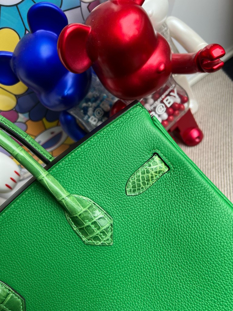 Hermès（爱马仕）Birkin 铂金包 Touch 系列 亮面鳄鱼 竹子绿 银扣 30cm 顶级手缝