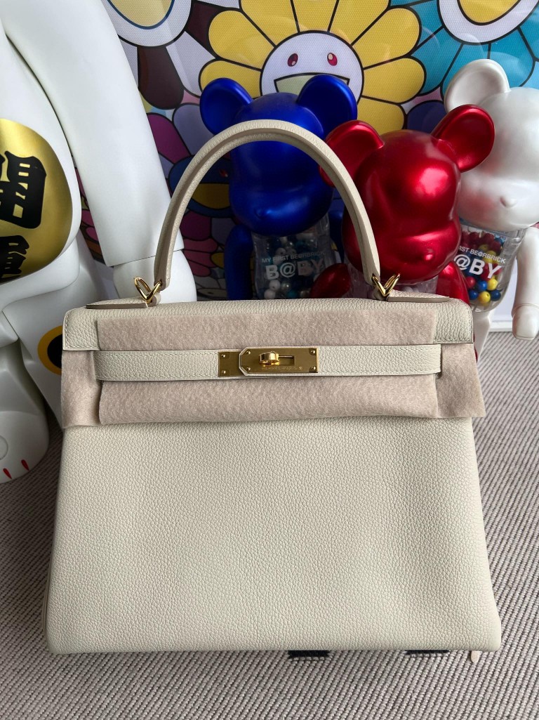 Hermès(爱马仕)Kelly 凯莉包 原厂小牛皮 togo ck10 奶昔白 Craie 金扣 28cm 顶级手缝-拉尔森鳄鱼皮具定制 - 爱马仕包包官网 Hermès(爱马仕)Kelly 凯莉包 原厂小牛皮 togo ck10 奶昔白 Craie 金扣 28cm 顶级手缝