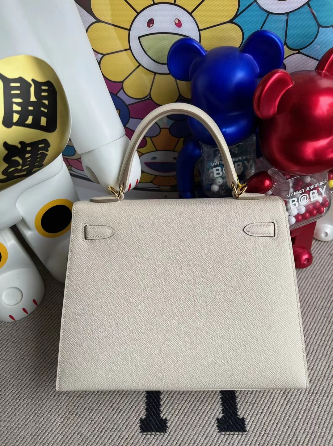 Hermès(爱马仕)Kelly 凯莉包 Epsom Ck10 奶昔白 金扣 25cm 顶级工艺 全手工缝制-拉尔森鳄鱼皮具定制 - 爱马仕包包官网 Hermès(爱马仕)Kelly 凯莉包 Epsom Ck10 奶昔白 金扣 25cm 顶级工艺 全手工缝制