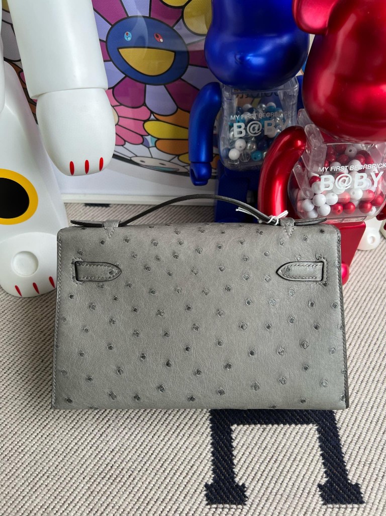 Hermès(爱马仕)Mini pochette Ostrich kk 鸵鸟 8F 锡器灰 Etain 银扣 22cm 顶级手缝-拉尔森鳄鱼皮具定制 - 爱马仕包包官网 Hermès(爱马仕)Mini pochette Ostrich kk 鸵鸟 8F 锡器灰 Etain 银扣 22cm 顶级手缝