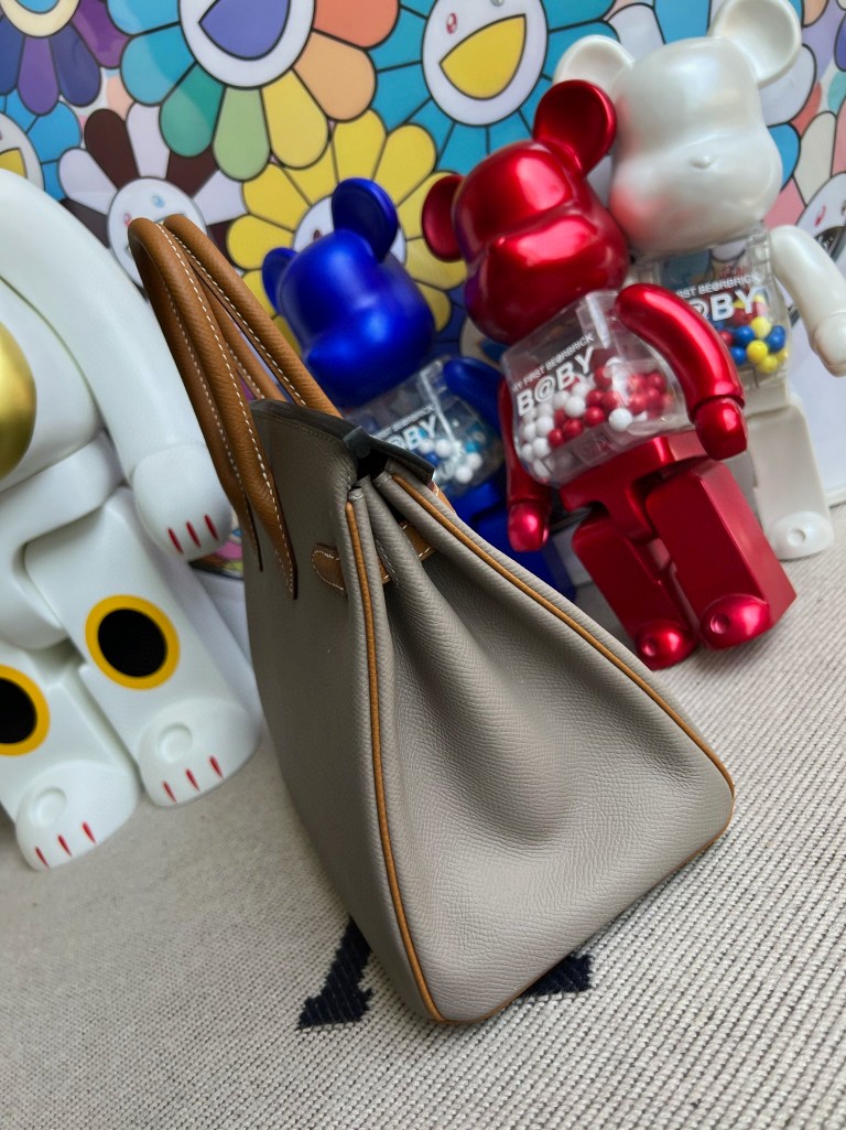 Hermès(爱马仕)Birkin 铂金包 Epsom 原厂掌纹皮 m8 沥青灰 拼 金棕色 金扣 25cm 马蹄印 顶级手缝-拉尔森鳄鱼皮具定制 - 爱马仕包包官网 Hermès(爱马仕)Birkin 铂金包 Epsom 原厂掌纹皮 m8 沥青灰 拼 金棕色 金扣 25cm 马蹄印 顶级手缝