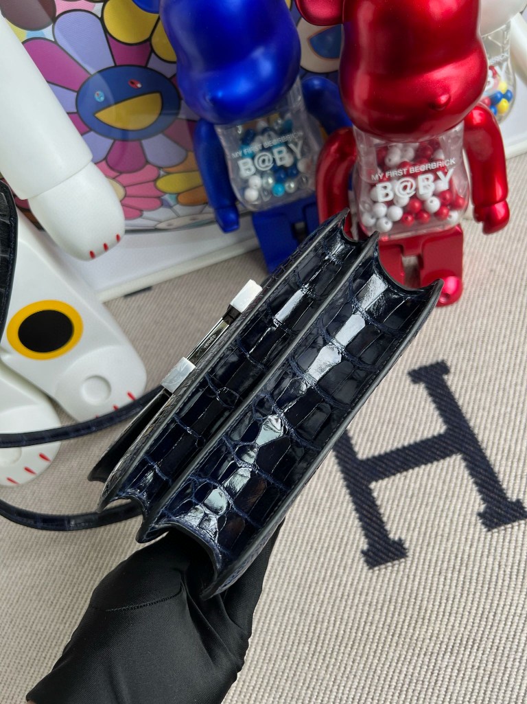 Hermès（爱马仕）Constance 康斯坦斯 Alligator shiny 亮面鳄鱼 宝石蓝 银扣 18cm 顶级手缝