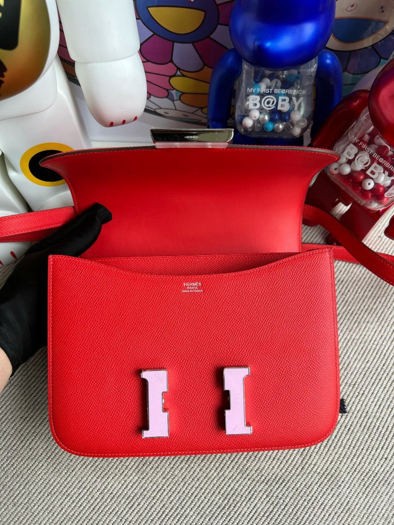 Hermès(爱马仕)Constance 康康 Epsom 原厂掌纹皮 S3 心红色 拼 X9 锦葵紫 珐琅扣 24cm 顶级手缝-拉尔森鳄鱼皮具定制 - 爱马仕包包官网 Hermès(爱马仕)Constance 康康 Epsom 原厂掌纹皮 S3 心红色 拼 X9 锦葵紫 珐琅扣 24cm 顶级手缝
